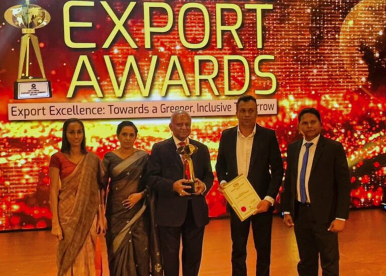 Ocean Voyager International Receives the Presidential Export Award for Boat and Pleasure Craft Building